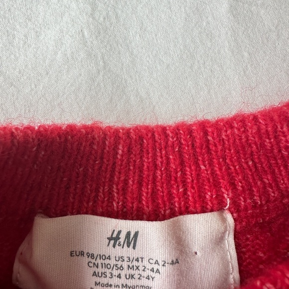 H&M 2-4 y red sparkly  sweater - Picture 2 of 2
